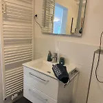 Messe 2026 Exklusives Apartment, Garten & Kamin, Hbf 10 Min דירה *